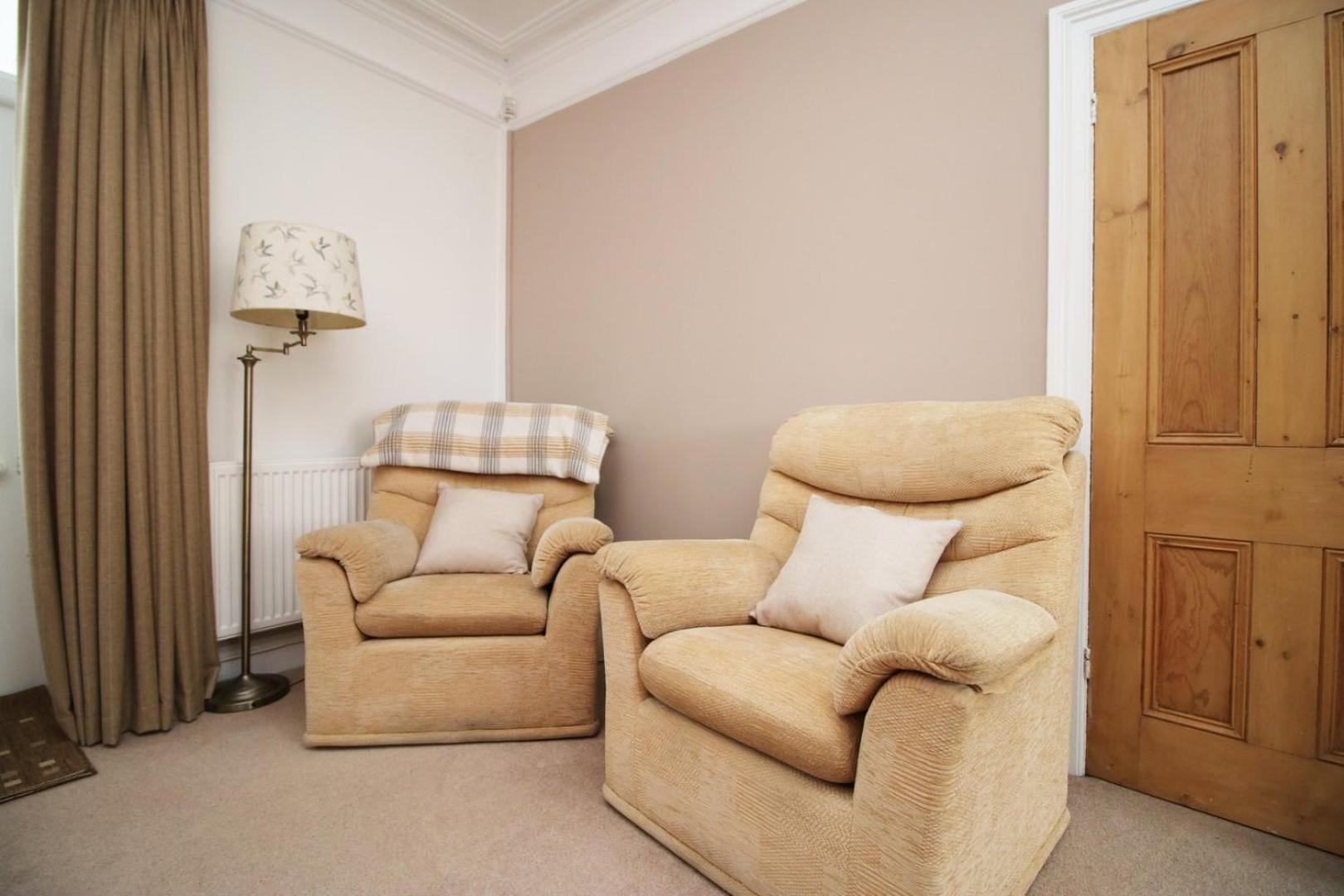 Quiet And Spacious 3 Bedroom Cardiff Exterior photo