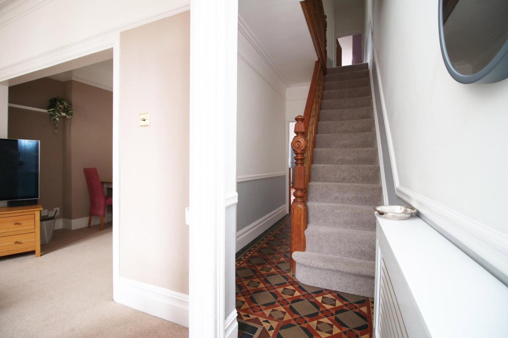 Quiet And Spacious 3 Bedroom Cardiff Exterior photo