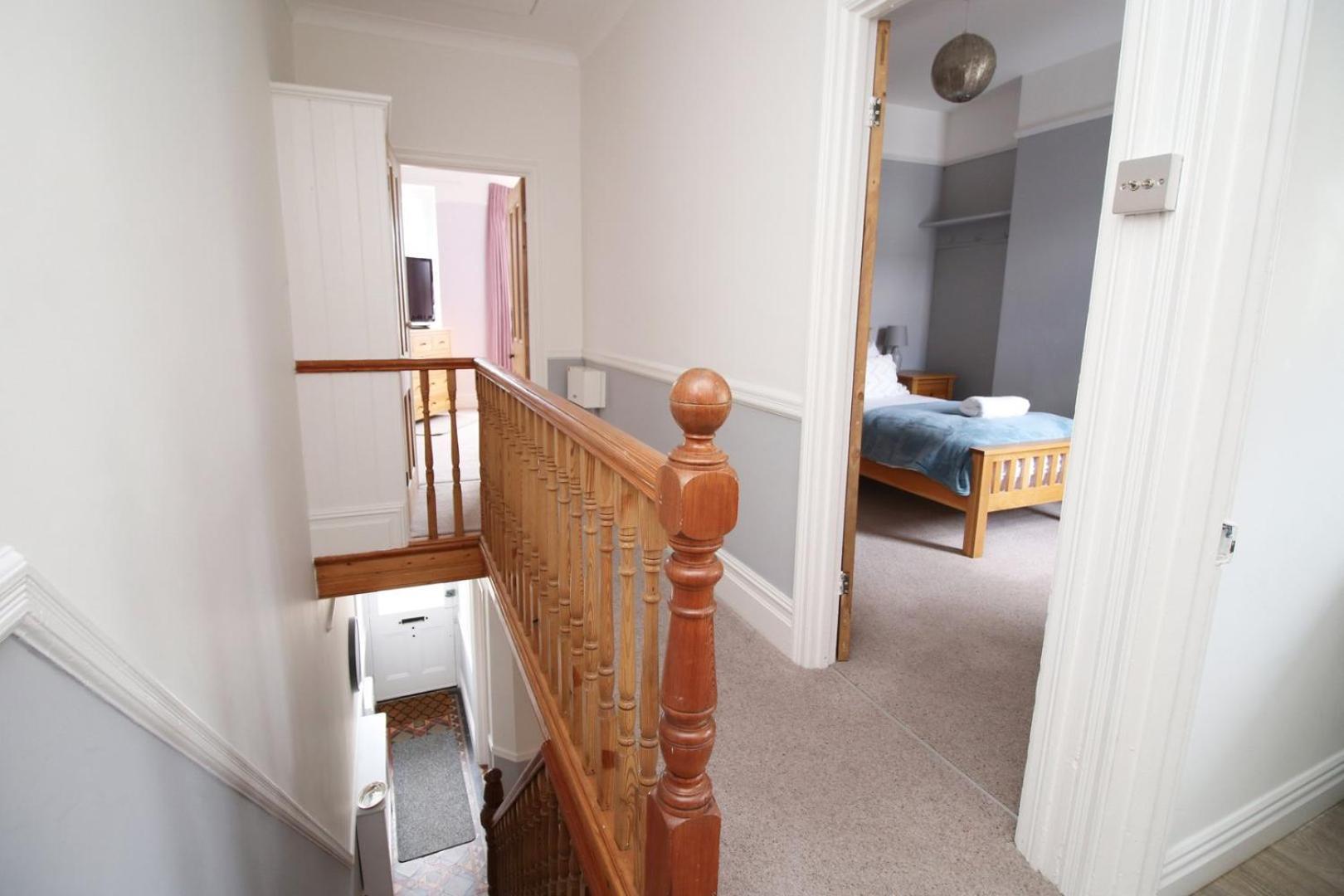 Quiet And Spacious 3 Bedroom Cardiff Exterior photo