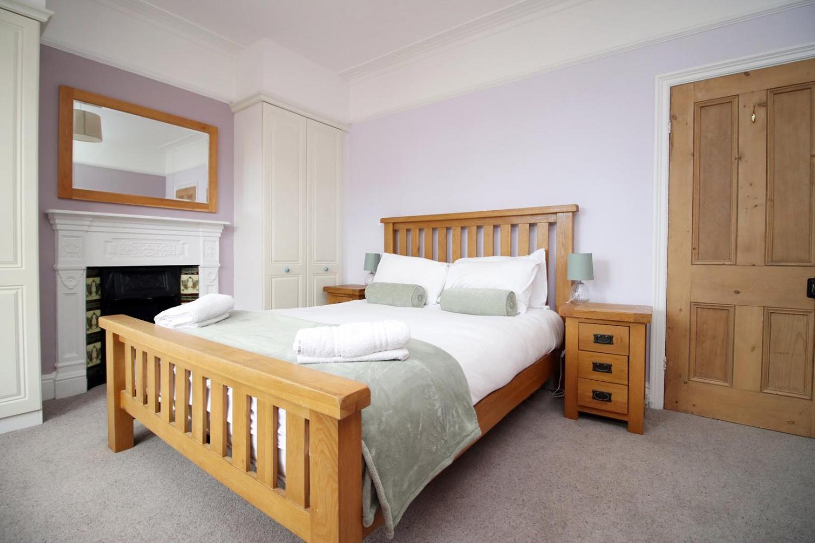 Quiet And Spacious 3 Bedroom Cardiff Exterior photo